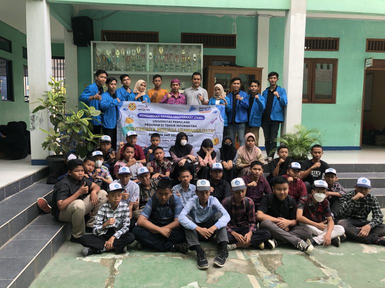 Foto-Bersama-Peserta-PKM-SMP-GELORA-DEPOK-Ryzha-Fadillah