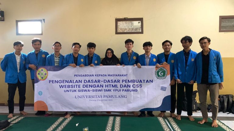 21-12-2 anggota PKM beserta dosen pembimbing