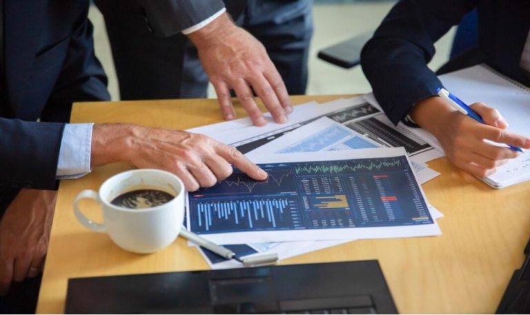 PENERAPAN SOFTWARE AKUNTANSI ONLINE DALAM MENINGKATKAN EFEKTIVITAS PENYUSUNAN LAPORAN KEUANGAN